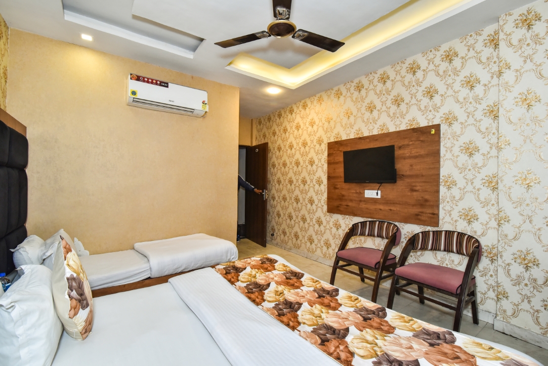 Super Deluxe Triple Room, Hotel The Woodz, Amritsar