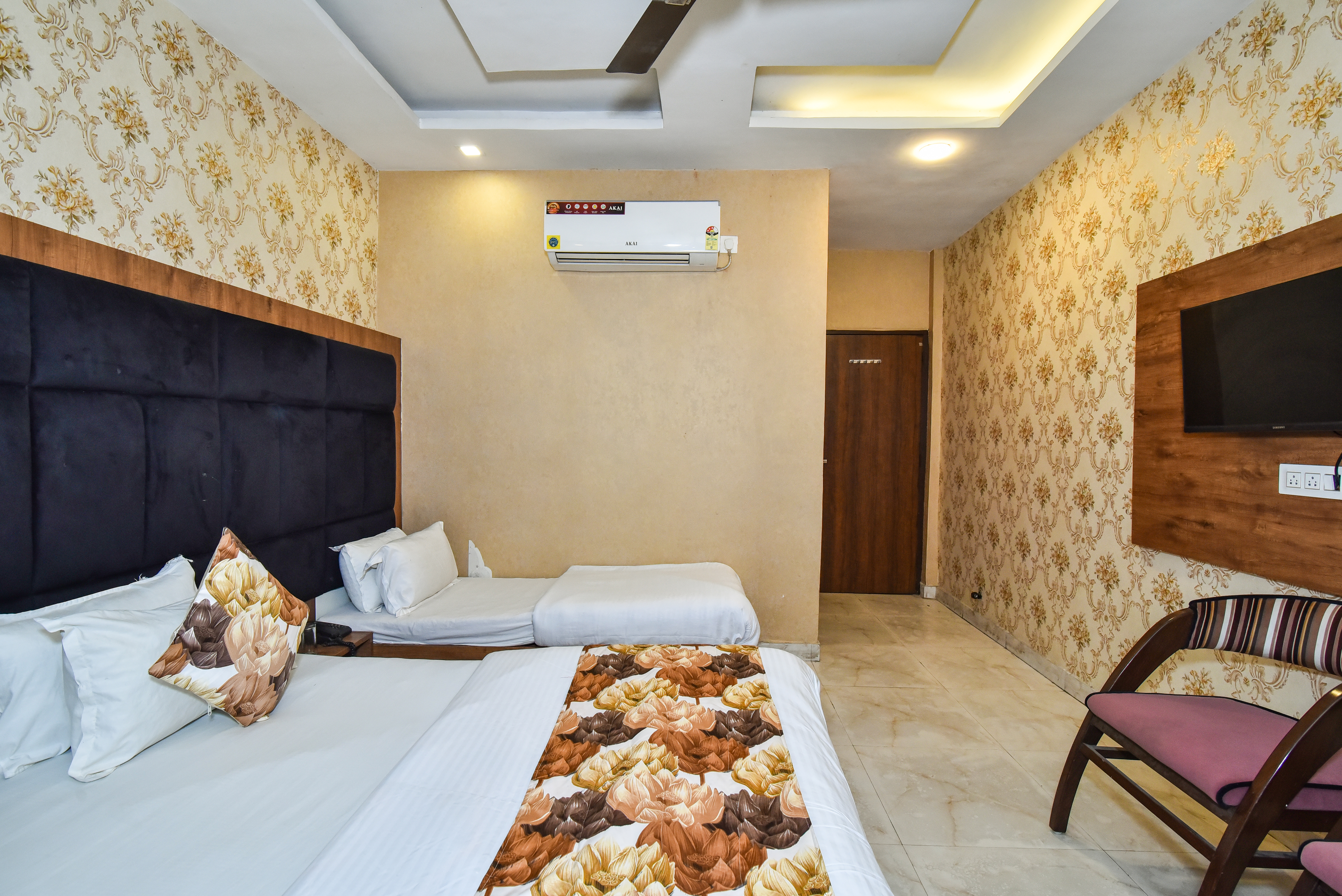 Super Deluxe Triple Room, Hotel The Woodz, Amritsar